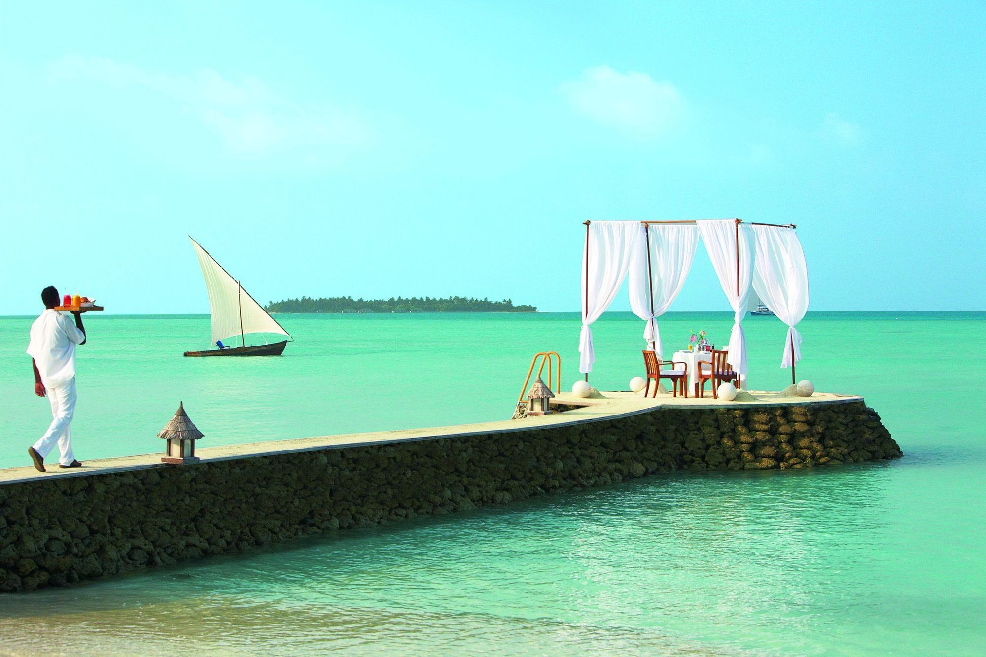 Taj Exotica Resort & Spa, Maldives Emboodhoo Restaurant photo